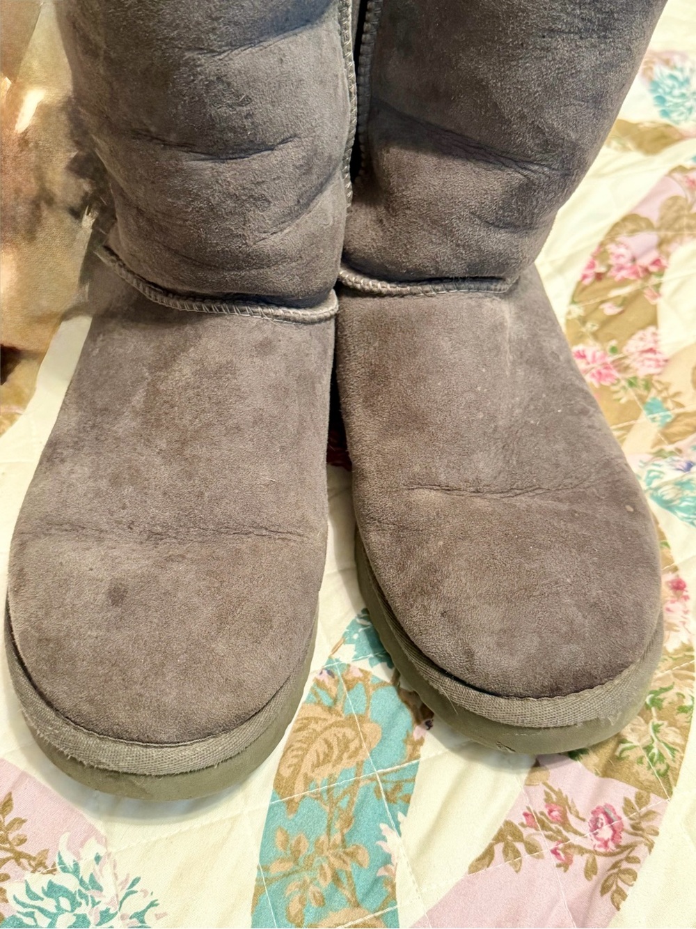 UGG Classic Short Suede Boots in Gray
